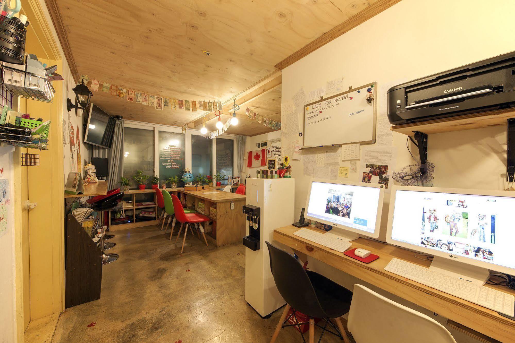 Hongdae Lazy Fox Hostel In סיאול מראה חיצוני תמונה